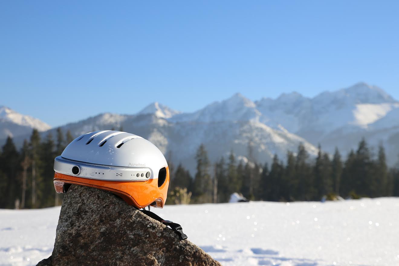 Airwheel intelligent helmet