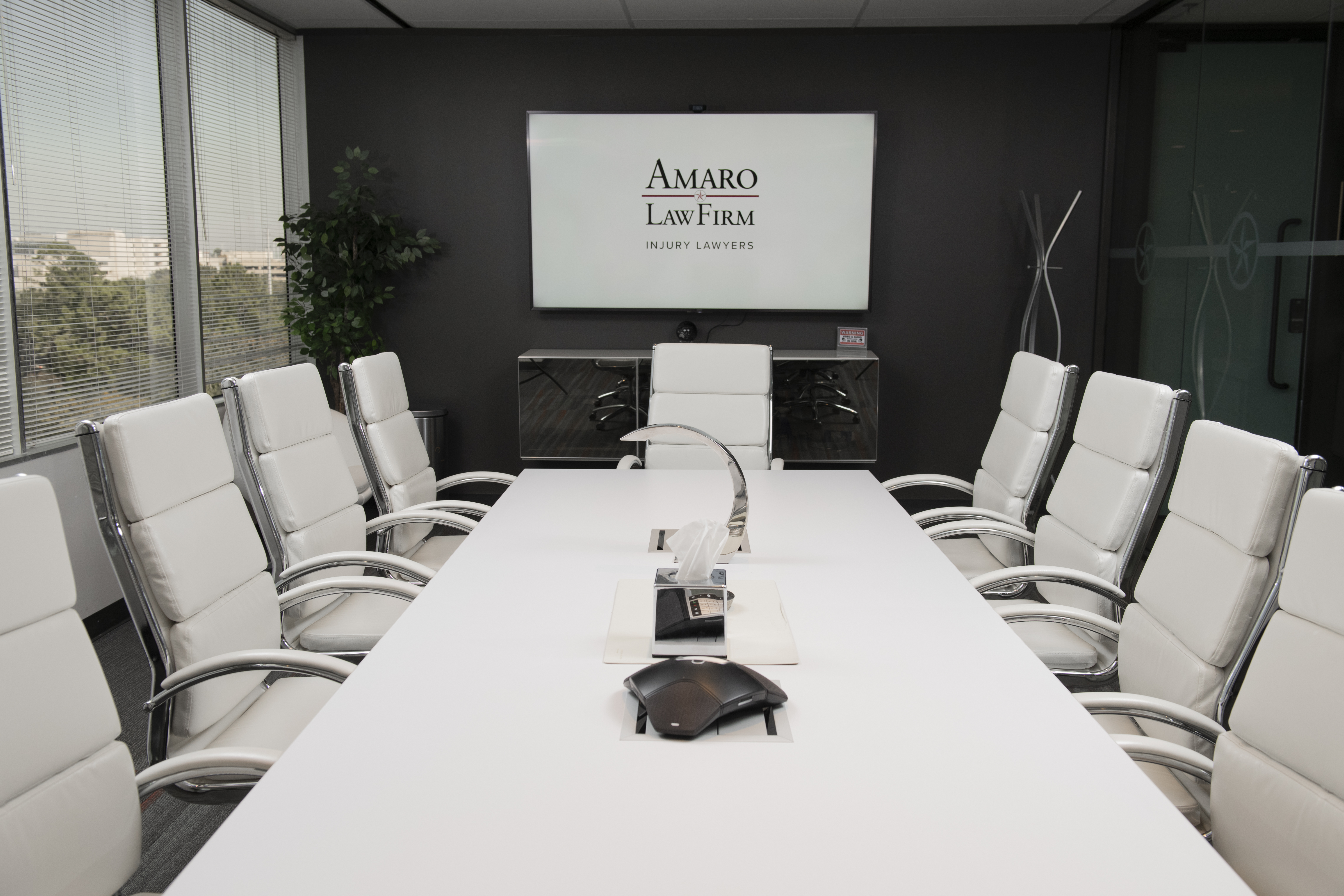 Amaro Law Firm Offers 100% Virtual Consultations for Accident Victims in The Woodlands