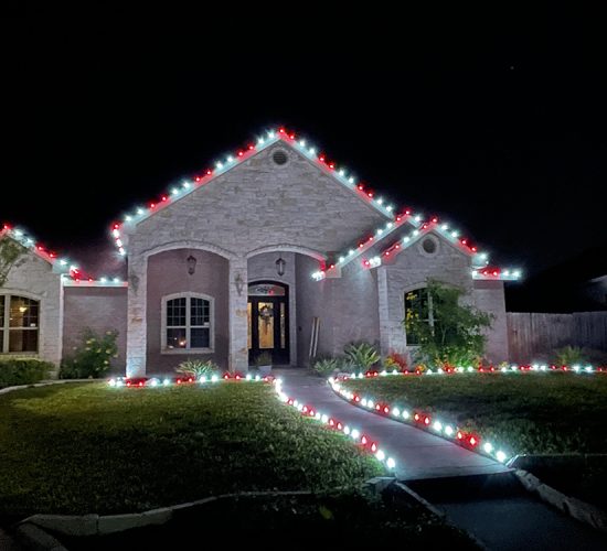 Experience the Holidays in a New Light: Professional Installation of Christmas Lights